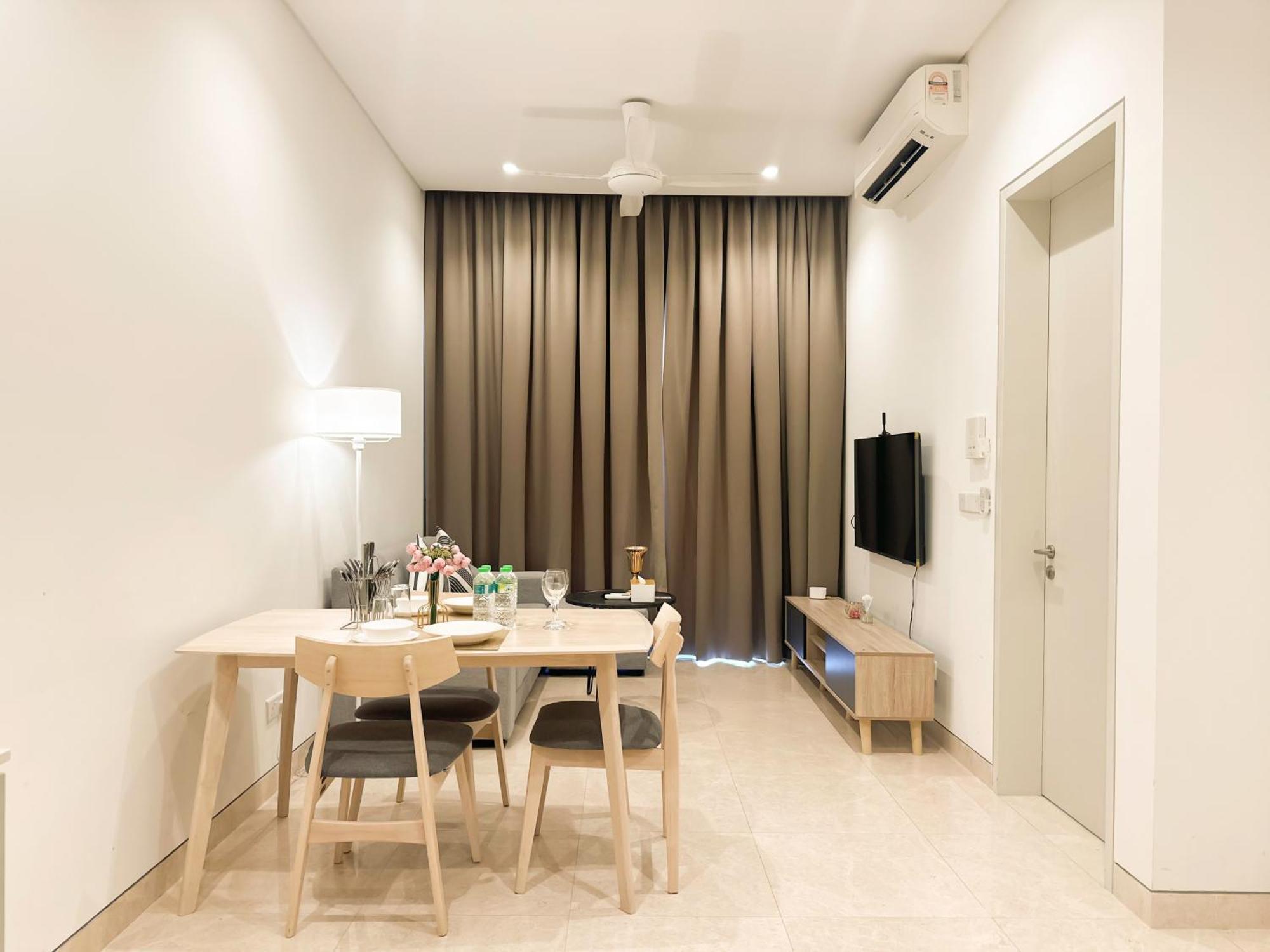 Lucentia Residences By Moonlight Stay!